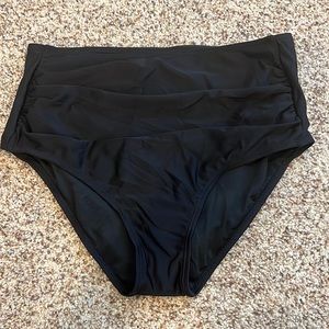 Coral Reef Barefoot Bottom in Black